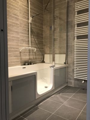 salle de baiin équipée PMR Gironde